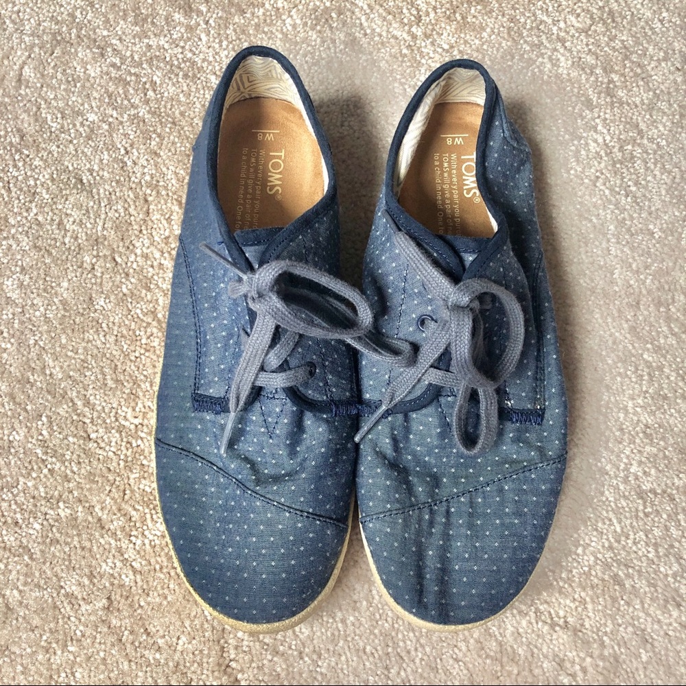TOMS Chambray Polka Dot Sneaker Size 8